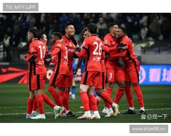 亚冠赛场激战正酣 各队奋力争夺亚洲足球最高荣誉 - 副本 (2) - 副本